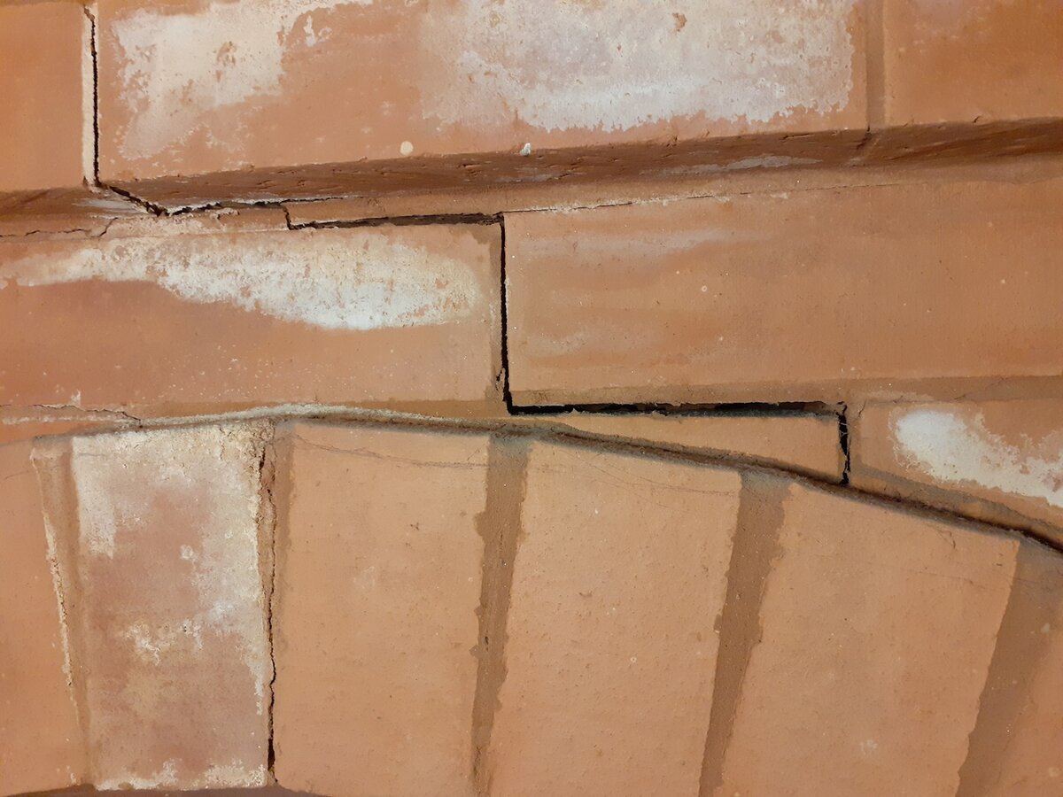 трещины в печи